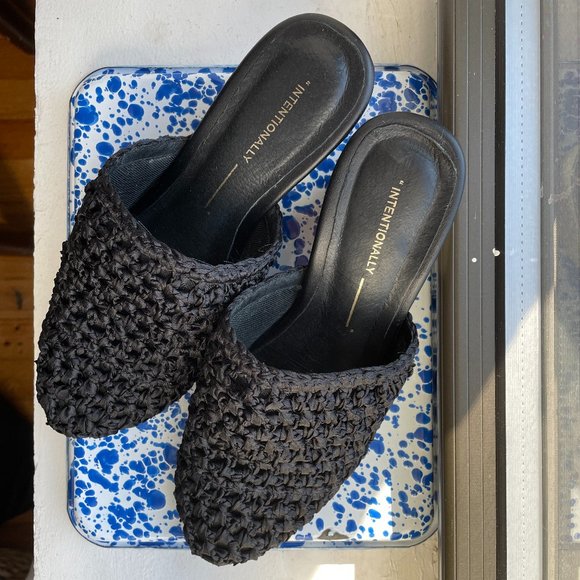 INTENTIONALLY BLANK Shoes - Intentionally Blank Jentry Woven Mule Wooden Heel